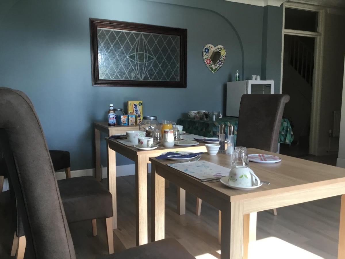 The Coventry Guest House โลเวสทอฟต์ ภายนอก รูปภาพ