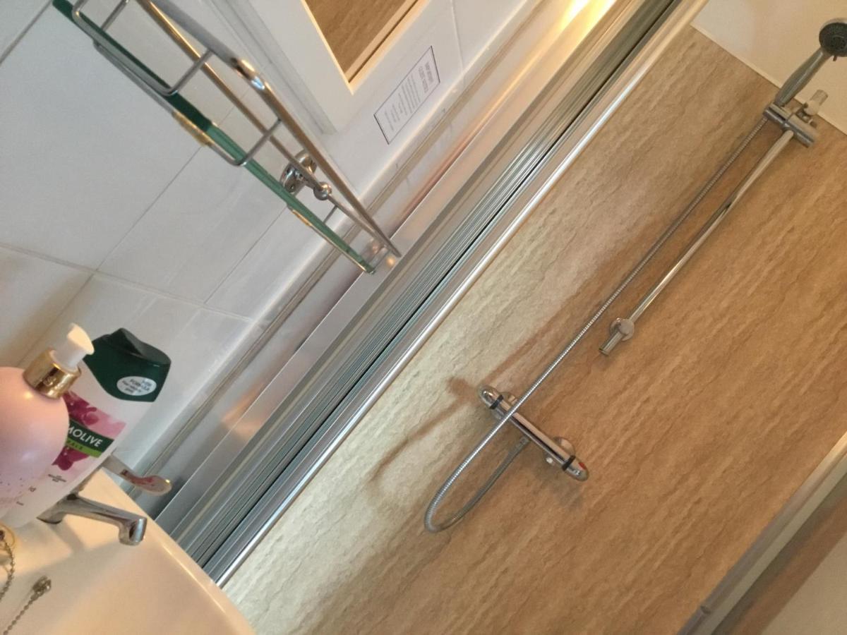The Coventry Guest House โลเวสทอฟต์ ภายนอก รูปภาพ